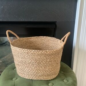 Straw basket‎ with handles home decor or storage planter